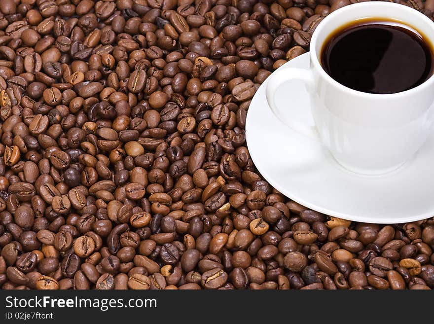 White ceramic cup wit coffee