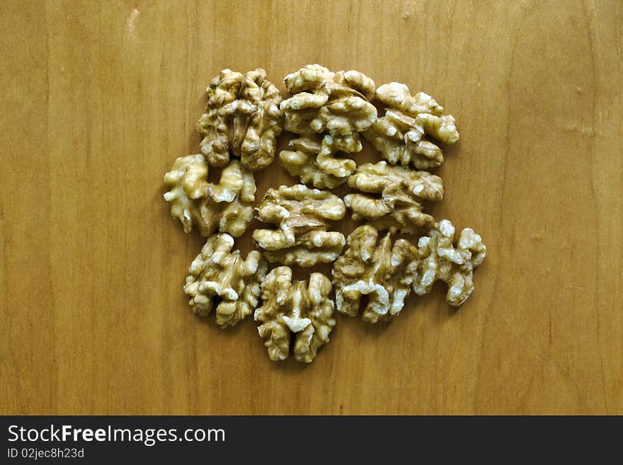 Shelled walnuts