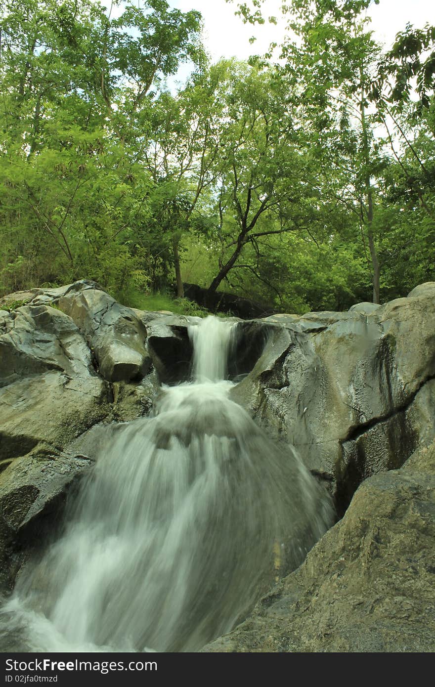 Lansang Waterfall