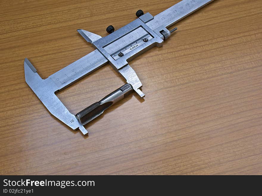 Measuring instrument assign for part sensing and size process surface