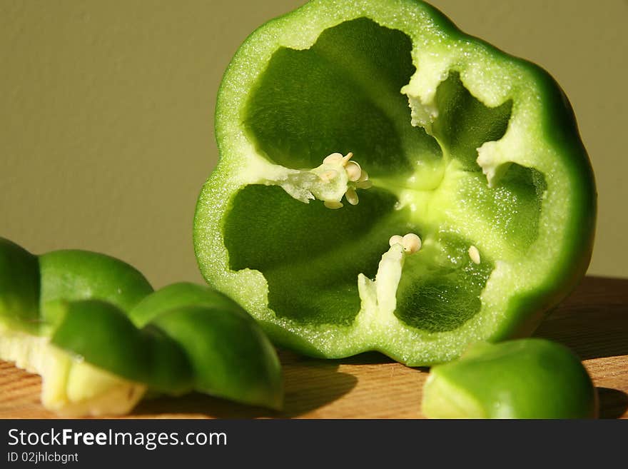 Cut the bell pepper slices. Cut the bell pepper slices