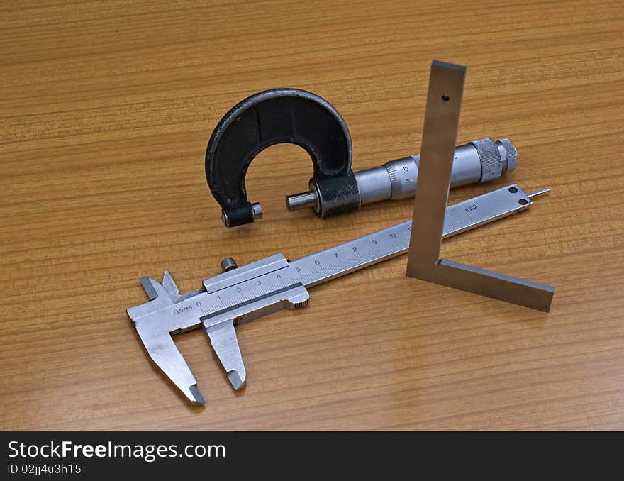 Measuring instrument assign for part sensing and size process surface