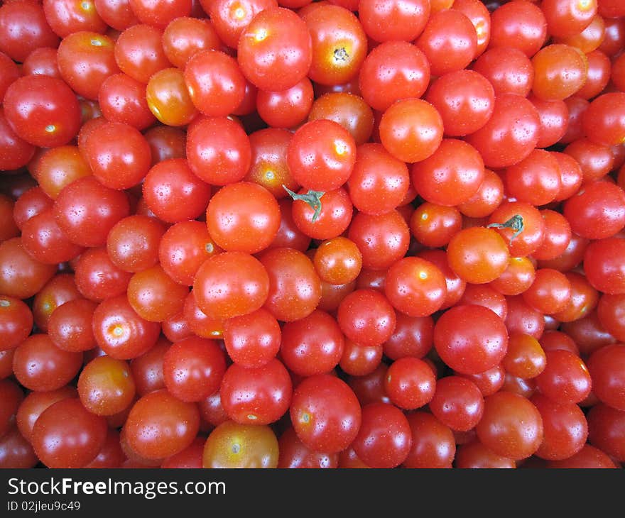 Red cherry tomatoes