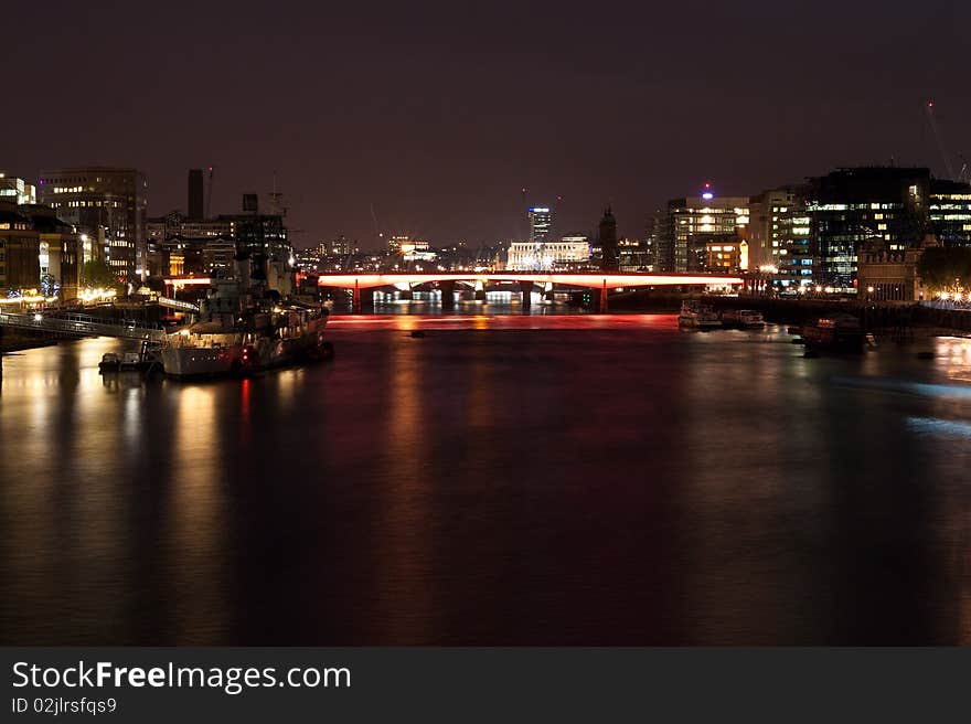 Night view of the London Bridge and the Thames