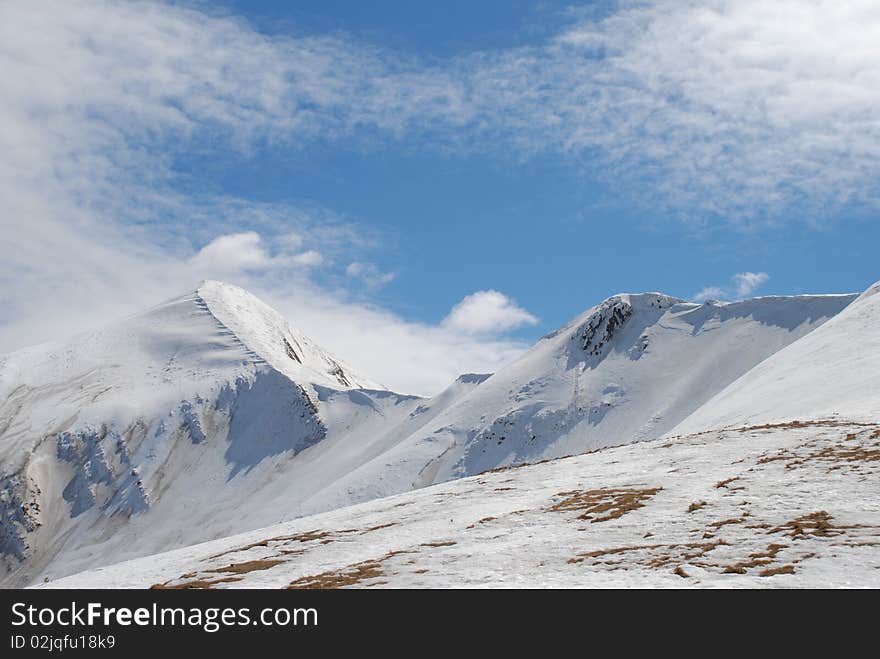 Winter mountain Goverla