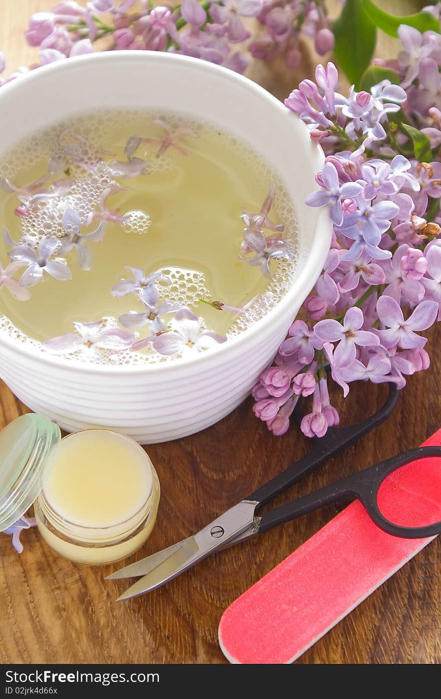 Bowl of water and flowers