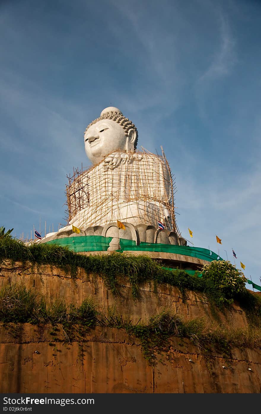 Big budha is locate at phuket province of Thialand base to head is 45.00 meter it very tall in south of Thailand.