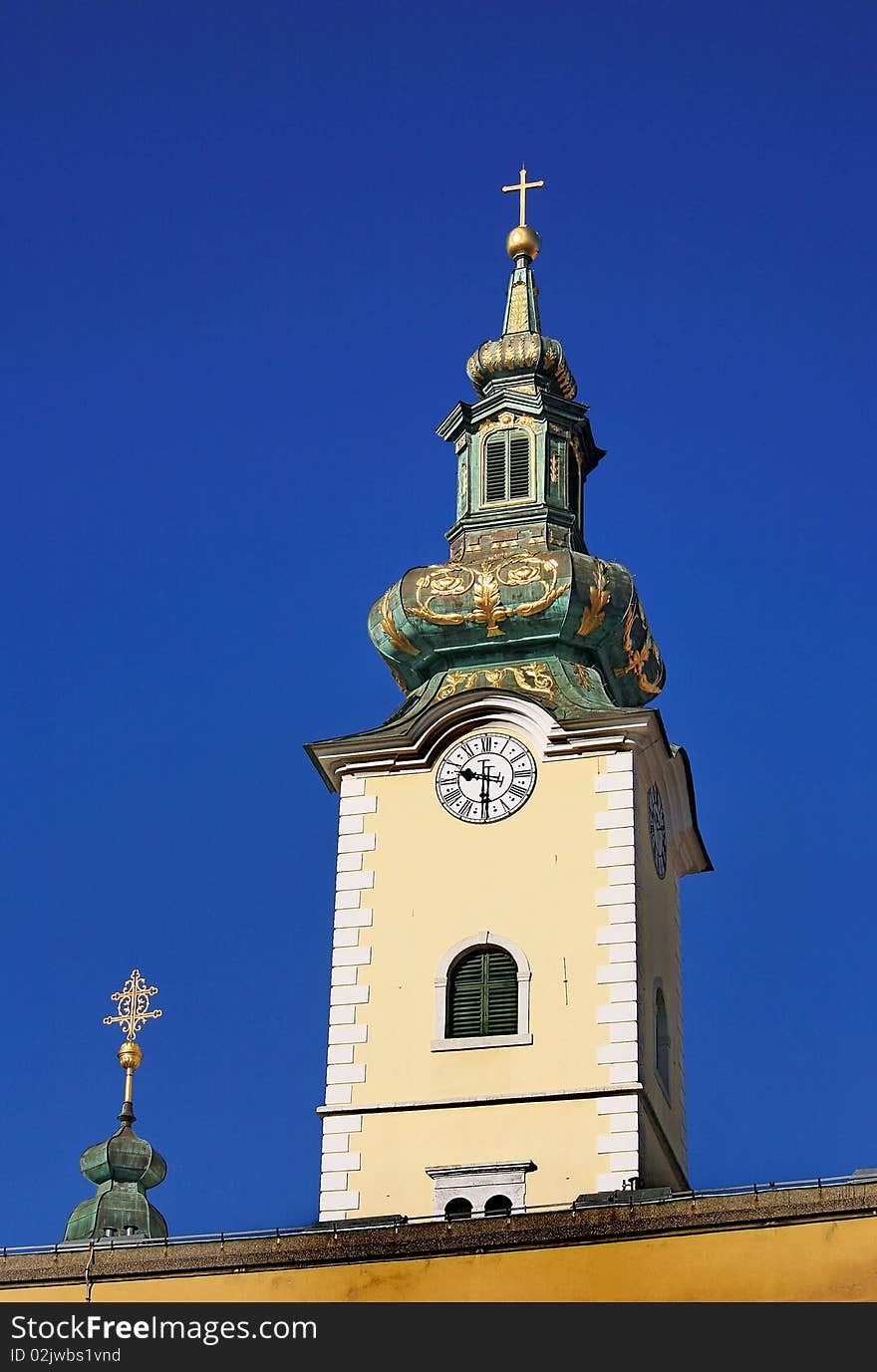 dome,sky,blue,Church,green,yellow