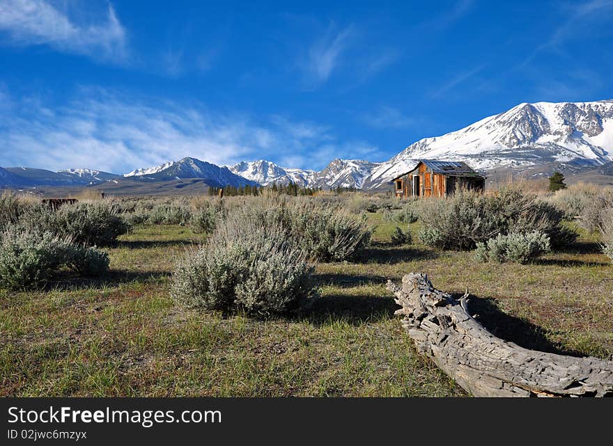 Abandoned cabin near Mono Lake, California. Abandoned cabin near Mono Lake, California.