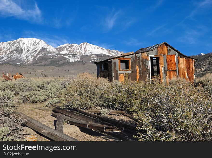 Abandoned cabin near Mono Lake, California. Abandoned cabin near Mono Lake, California.