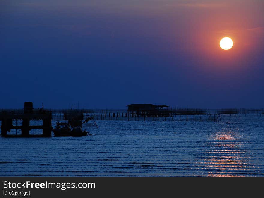 Pattaya sea in the evenning, Arng-Sila area. There are fisherman villeges in this area. Sunset is beautiful. Pattaya sea in the evenning, Arng-Sila area. There are fisherman villeges in this area. Sunset is beautiful.