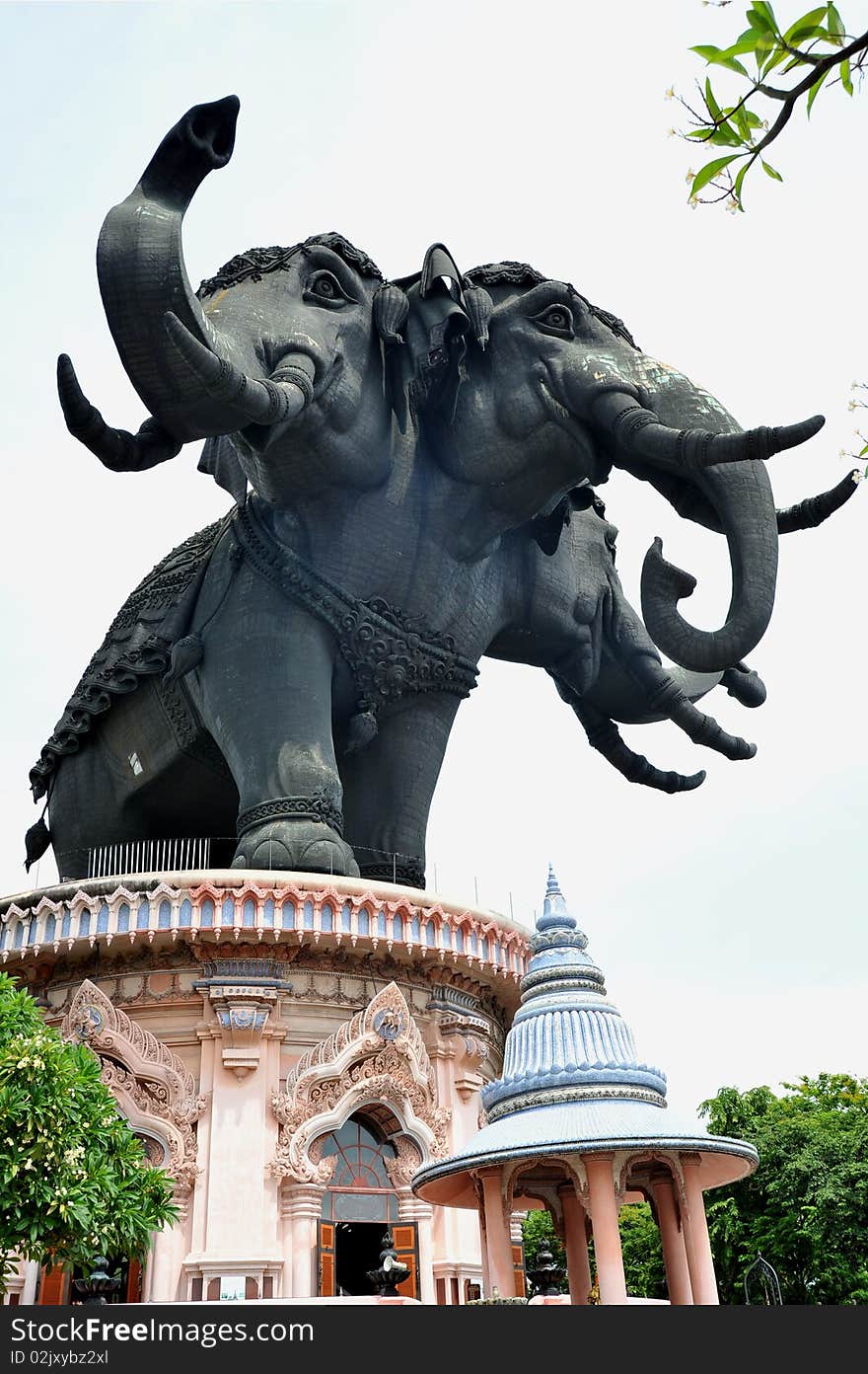 It is called Erawan or Airavata elephant which is known as the biggest creature monument. Total height is more than 25 m. It is located in Samutprakarn province, near by Bangkok. It is called Erawan or Airavata elephant which is known as the biggest creature monument. Total height is more than 25 m. It is located in Samutprakarn province, near by Bangkok.