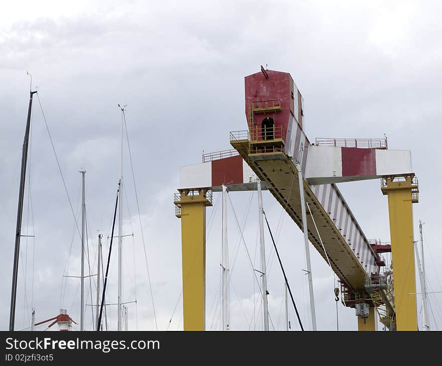 Cranes that operate in the port