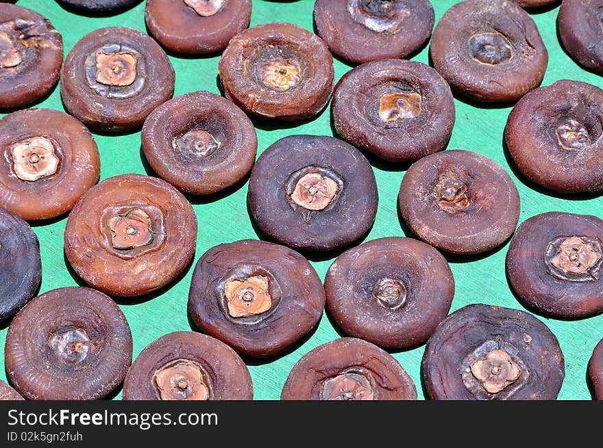 Dried persimmon