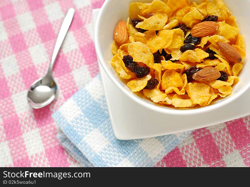 Breakfast cereal with raisins and almond nuts