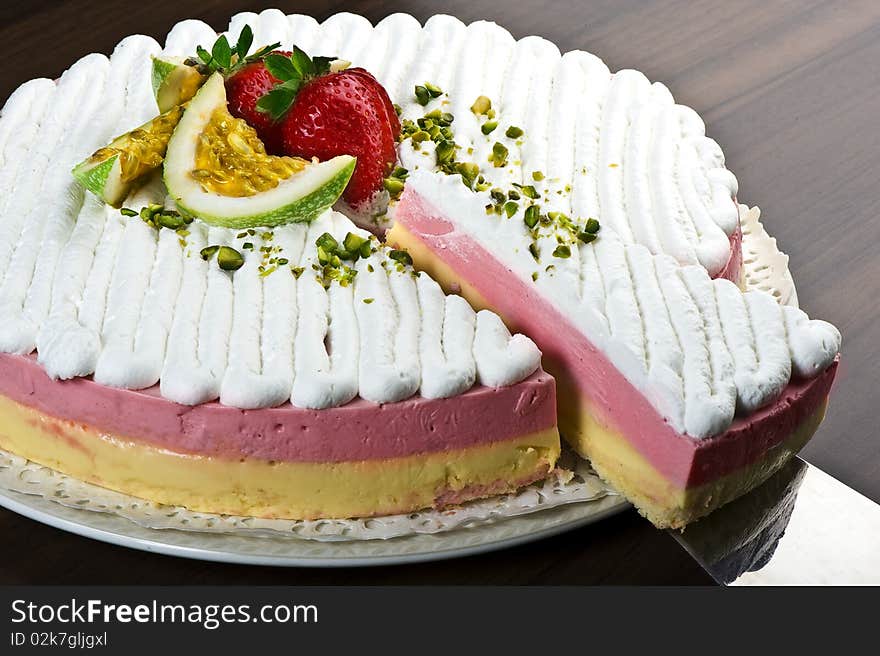 Fresh cream cake