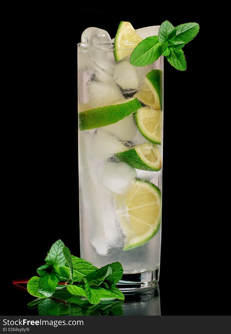 Cold fresh lemonade with lime and mint