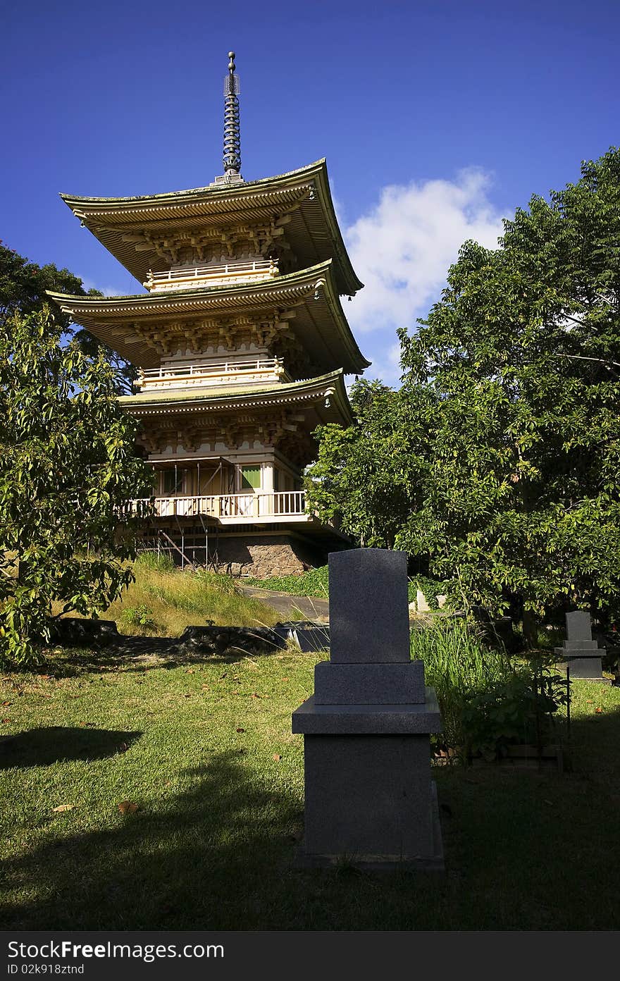 A quiet Japanese garden and cemetery in Honolulu on Oahu in the Hawaiian Islands. A quiet Japanese garden and cemetery in Honolulu on Oahu in the Hawaiian Islands.