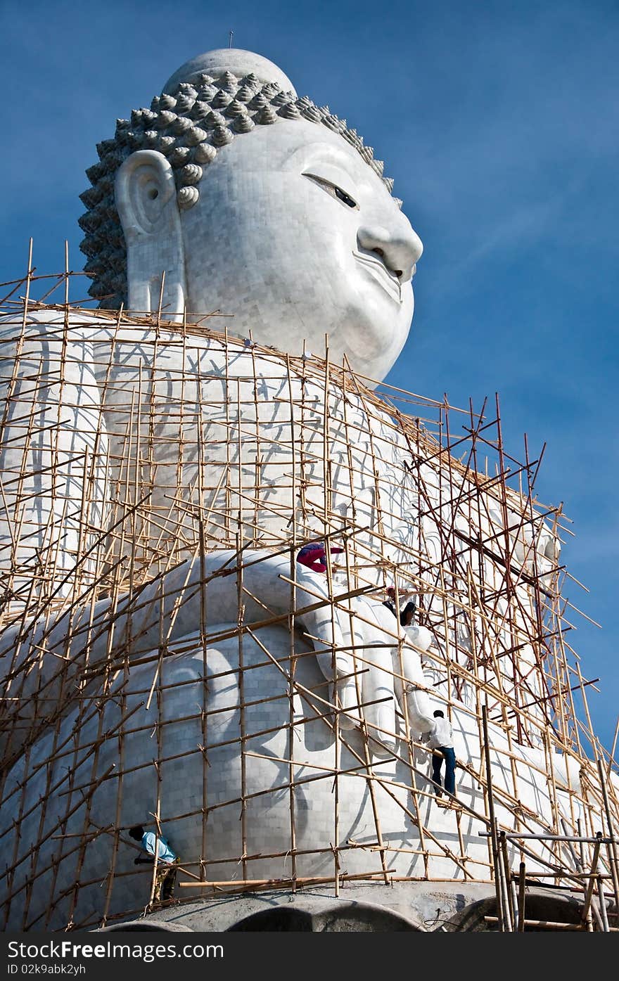 Big budha is locate is south of thailand it 45 meter tall