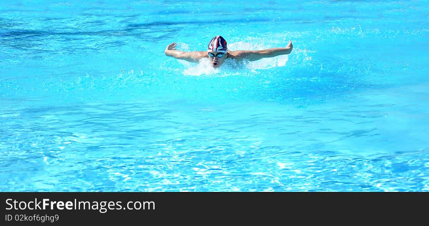 Natation at the swimming pool