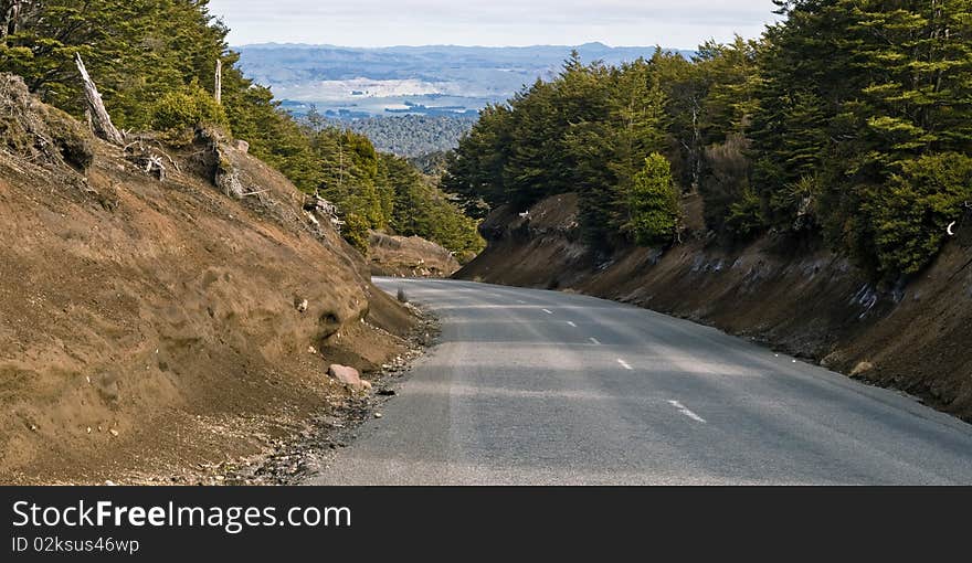 Road to Mt Ruapehu among hills and trees