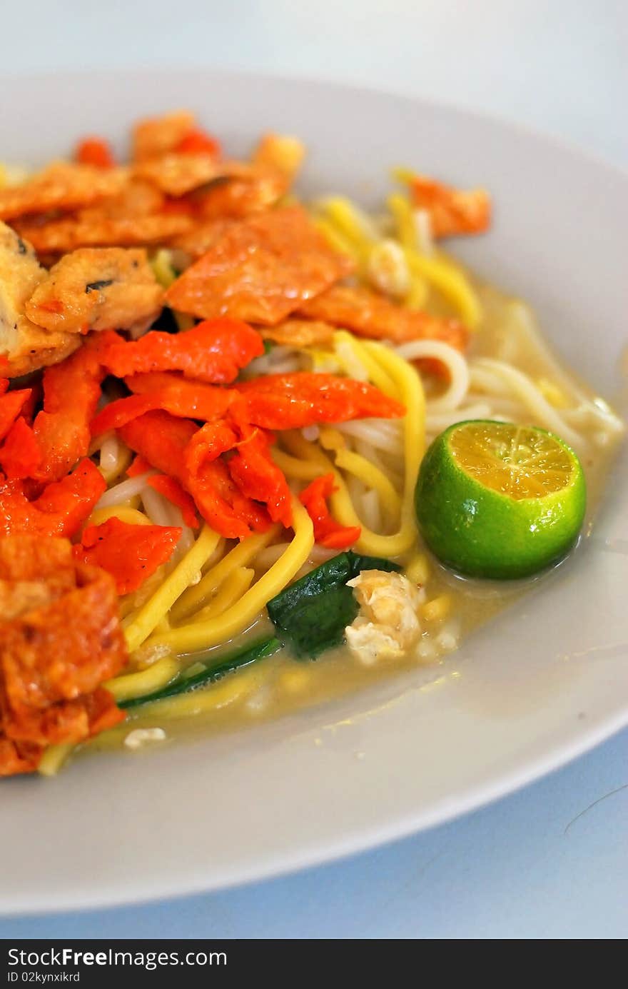 Singapore local delicacy - fried prawn noodles. Suitable for concepts such as diet and nutrition, healthy lifestyle, and food and beverage.