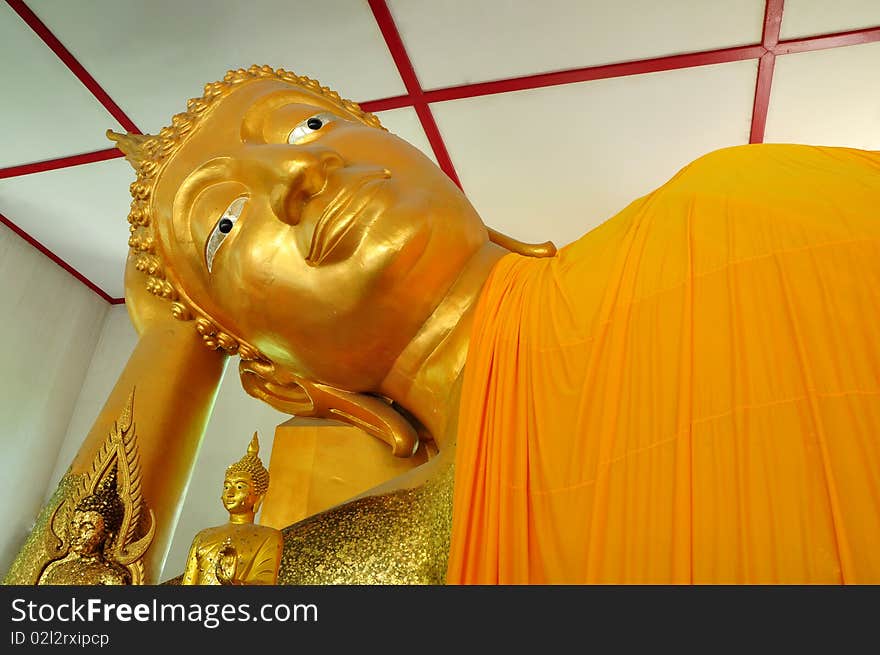 Recline buddha image