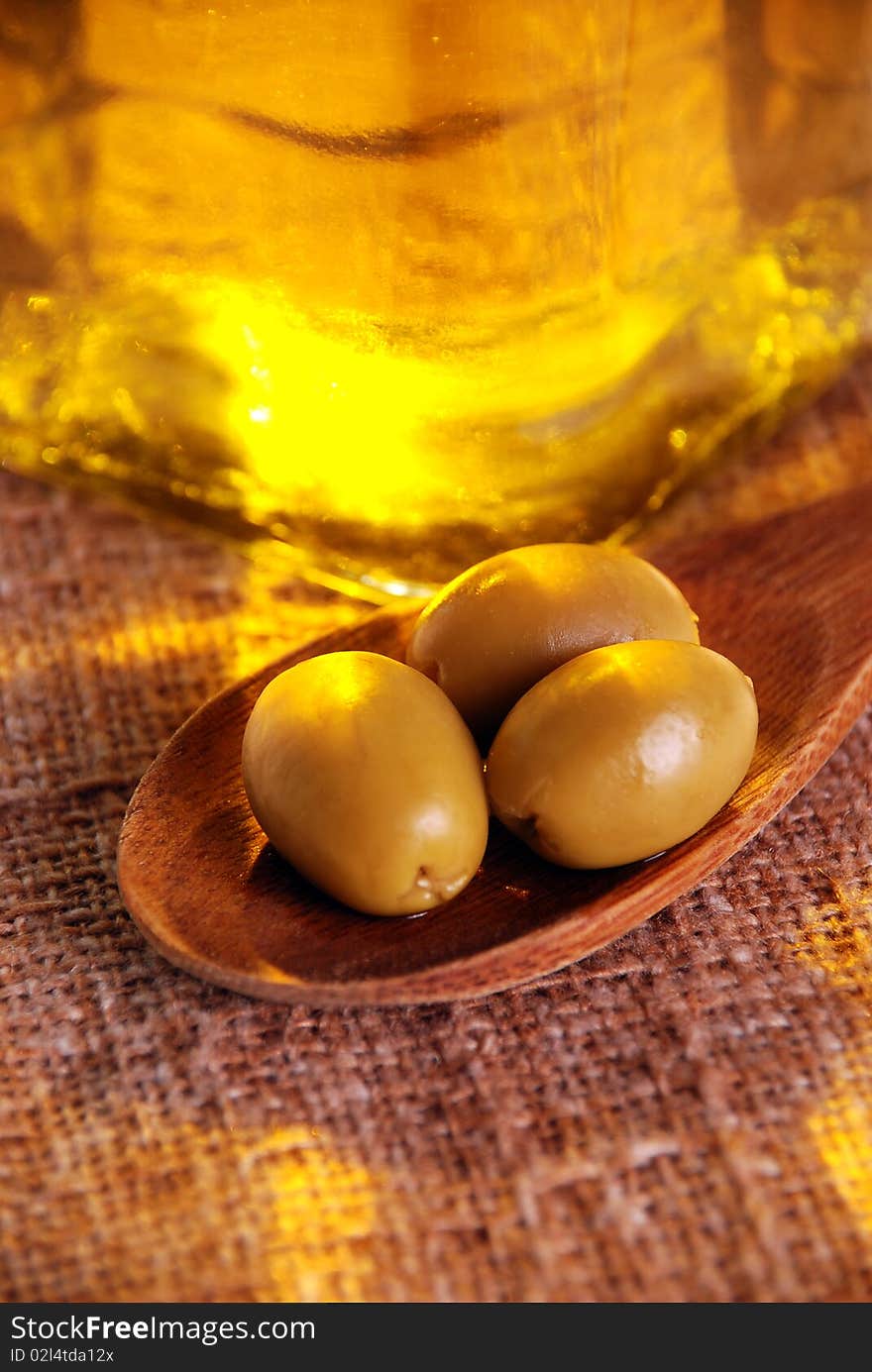 Oliveoil and olives