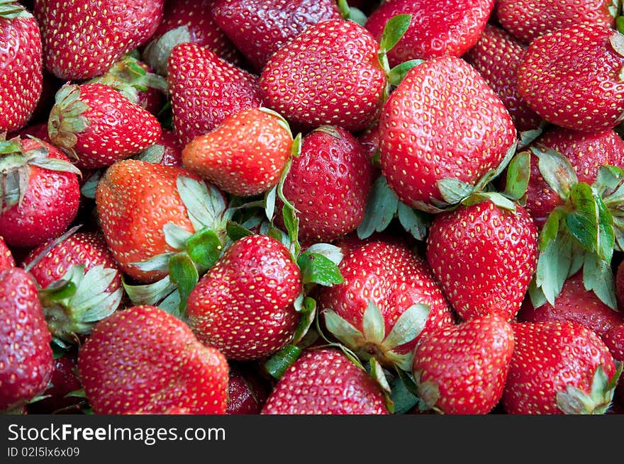 Juicy strawberries background