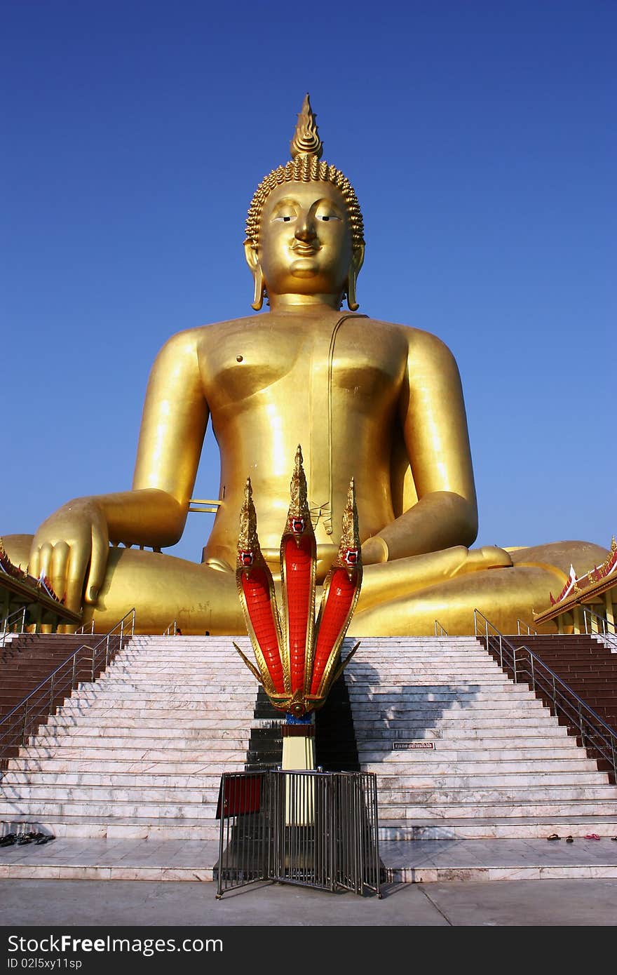 ฺBig Buddha Statue at Angthong Thailnad