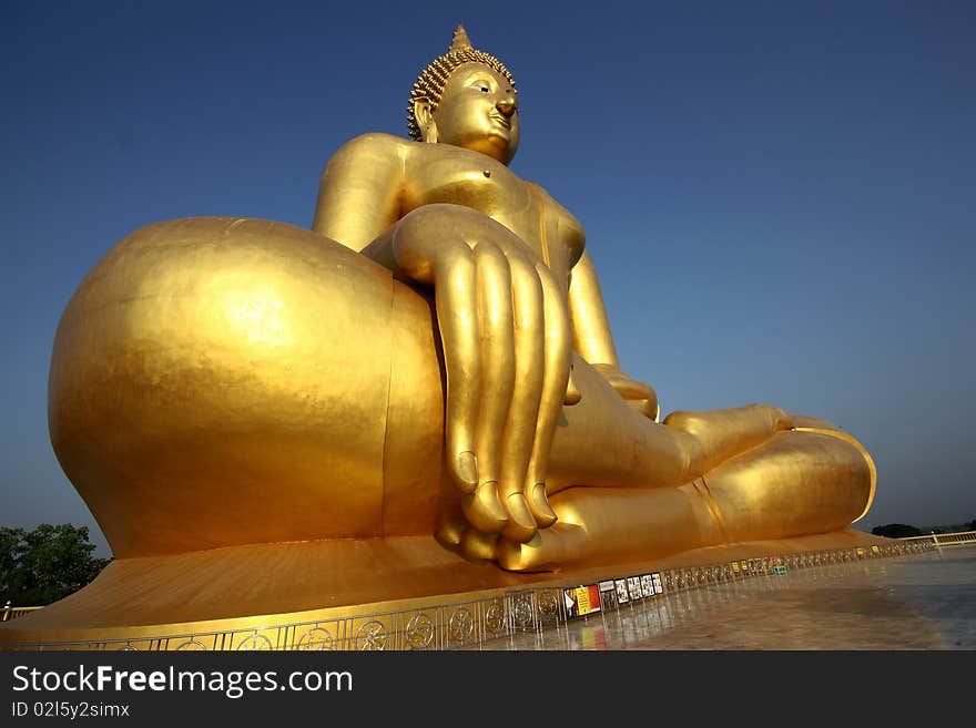 ฺBig Buddha Statue at Angthong Thailnad