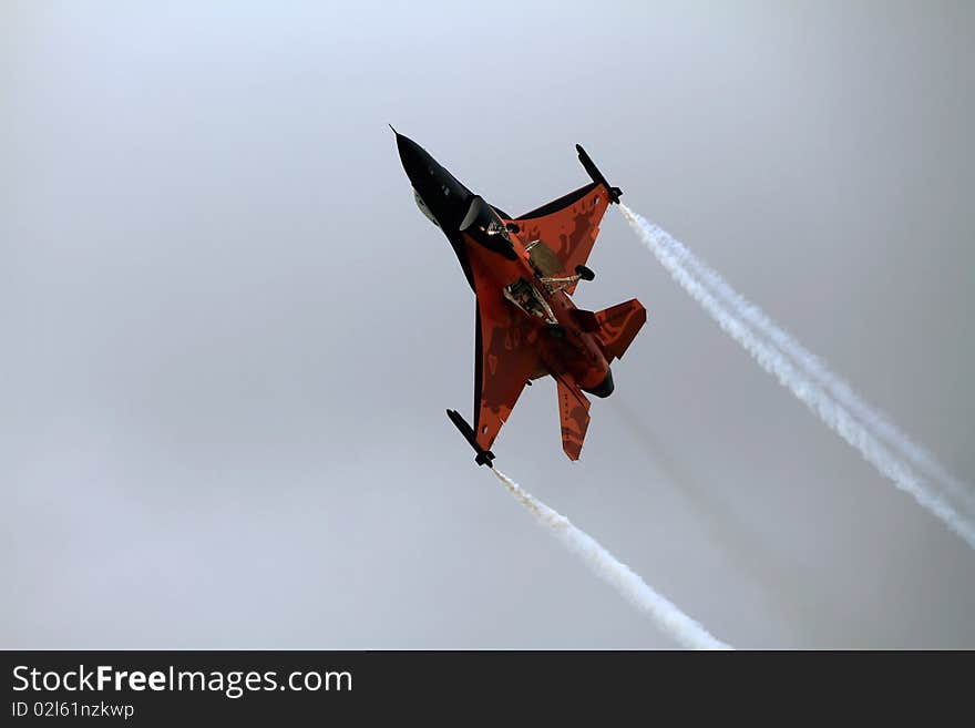 Acrobatic fly F-16 on the airshow. Acrobatic fly F-16 on the airshow