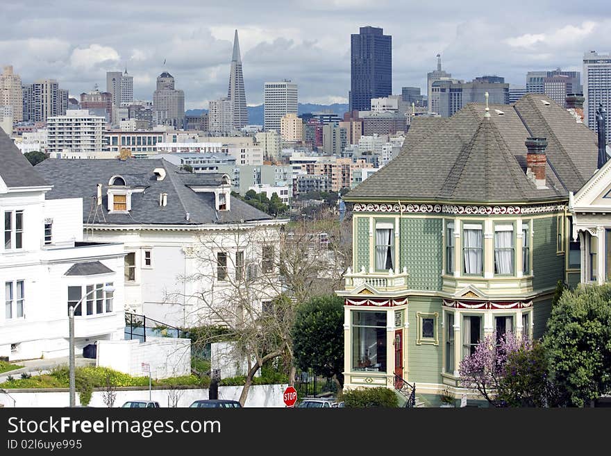 View of San Francisco with Victorian houses in front