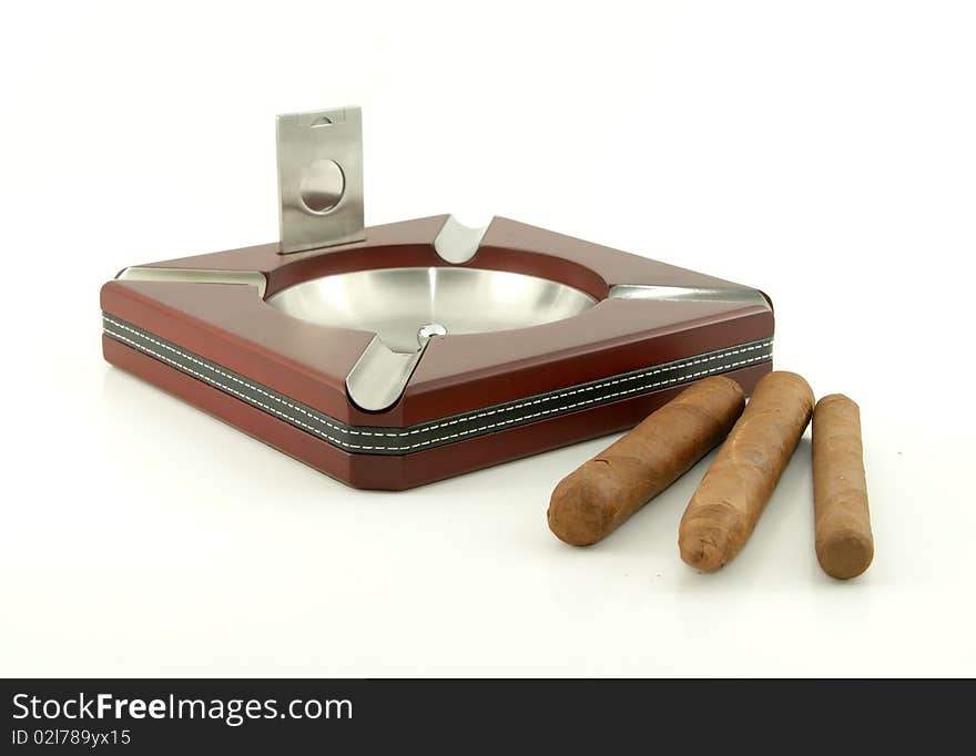 Cigar ashtray with cigars and cutter