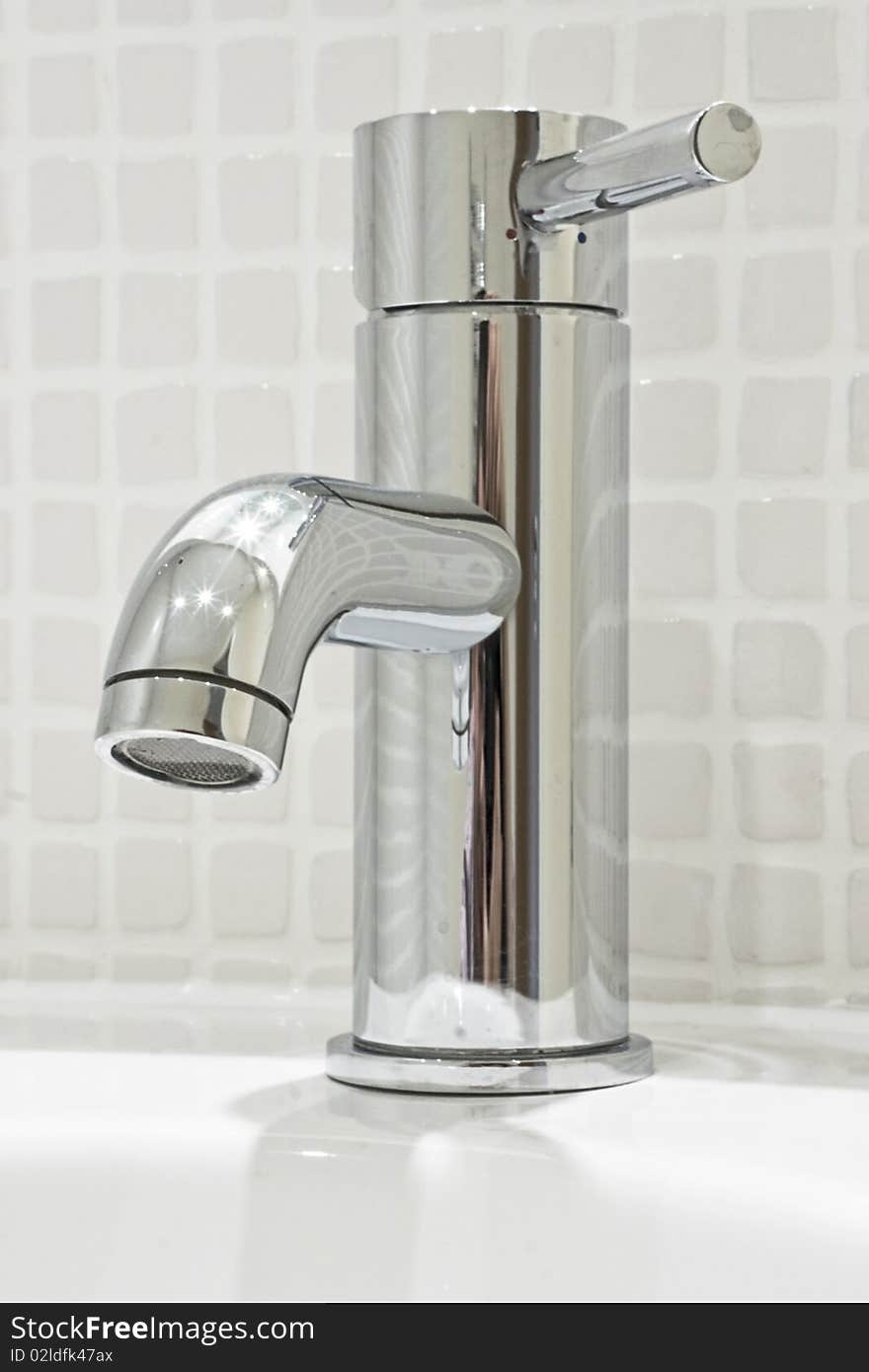 Luxury chrome wash basin attachment