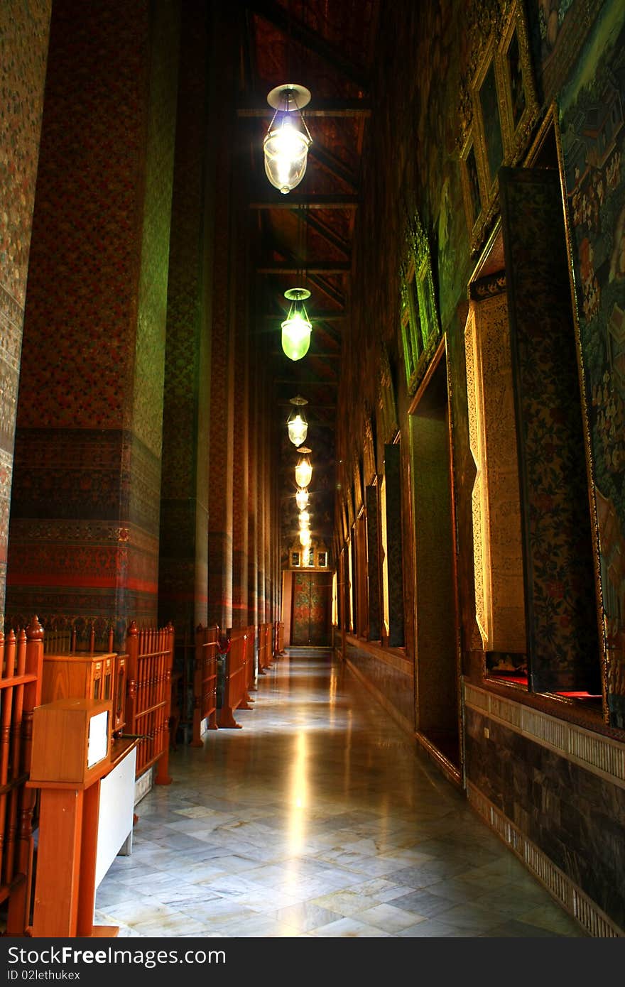 Wat corridor