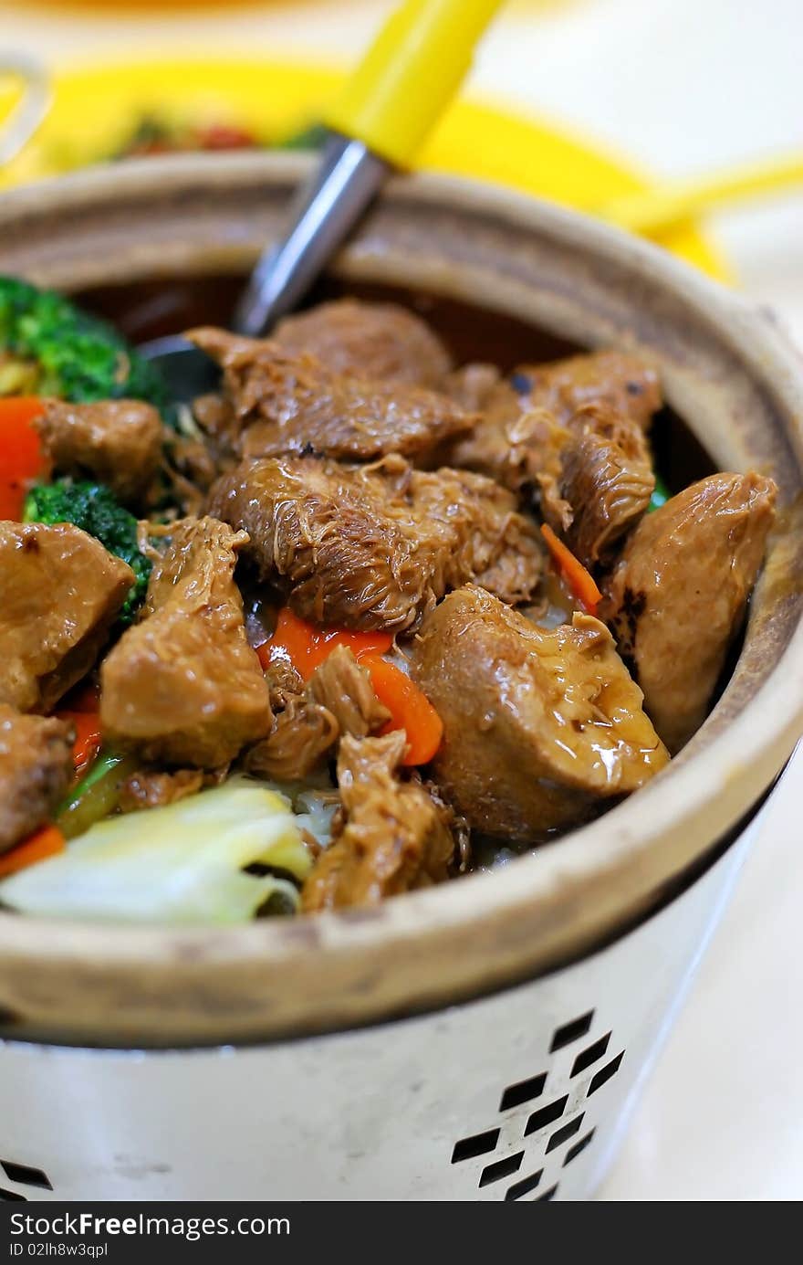 Monkey head mushrooms claypot