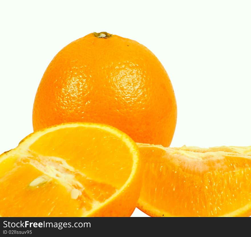 Orange and orange segments on a white background krupnyi plan