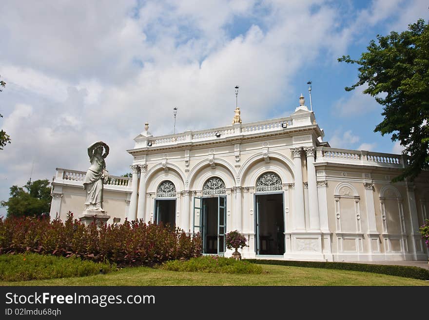 Devaraj-Kunlai Gate, Bang Pa-in Palace