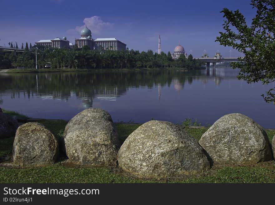 Lakeside Boulders