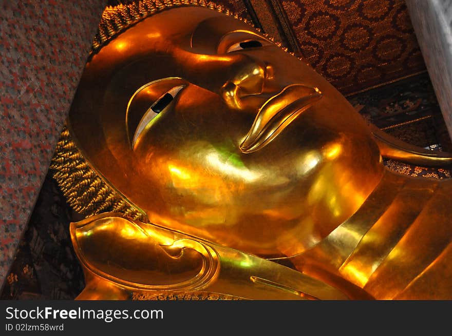 Long Reclining Buddha