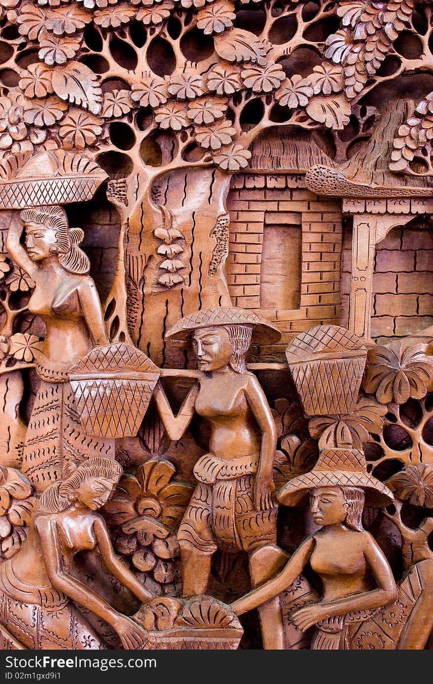 The carving is one of Thai art. The carving is one of Thai art