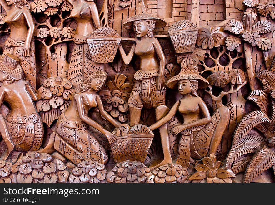 The carving is one of Thai art. The carving is one of Thai art