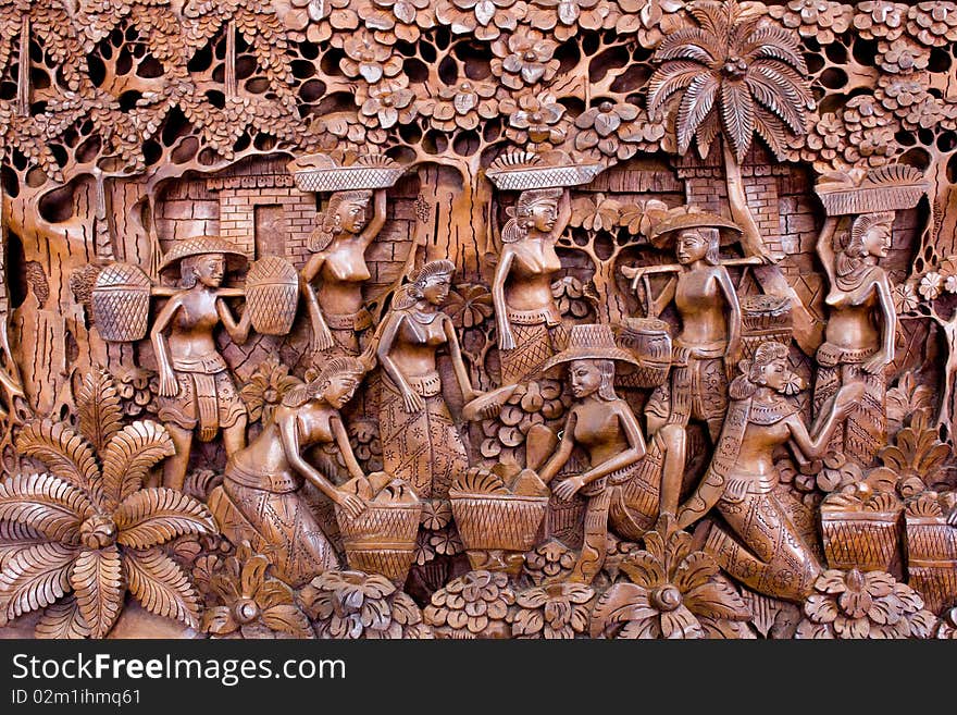 The carving is one of Thai art. The carving is one of Thai art