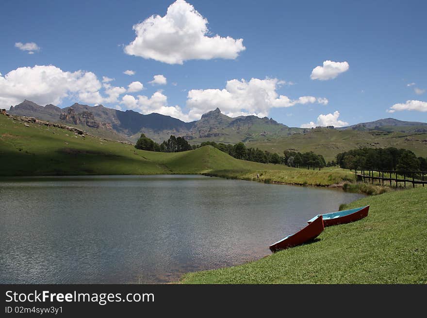 Drakensberg Mountains, dam in drakensberg gardens