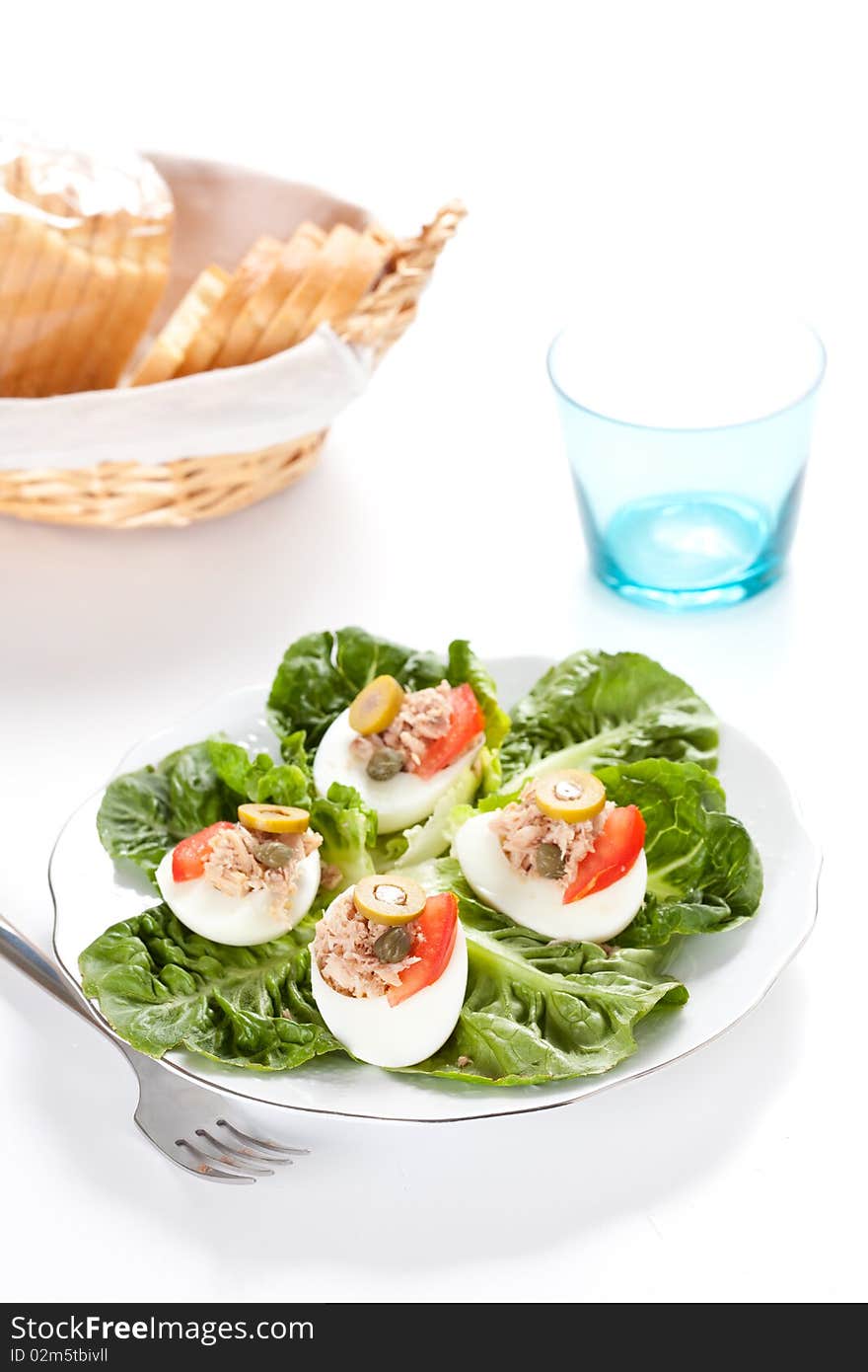 Salad Of Letuce Egg Tuna And Olive