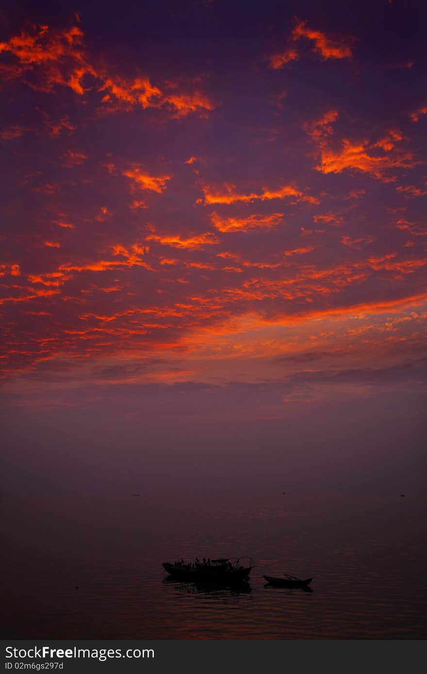 It is beautiful lake at sunset