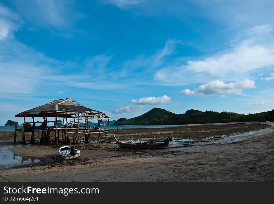 Yoa-noy Island it locate is noth of phang-nga provice of Thailand, Most popular is mussalim. Yoa-noy Island it locate is noth of phang-nga provice of Thailand, Most popular is mussalim.