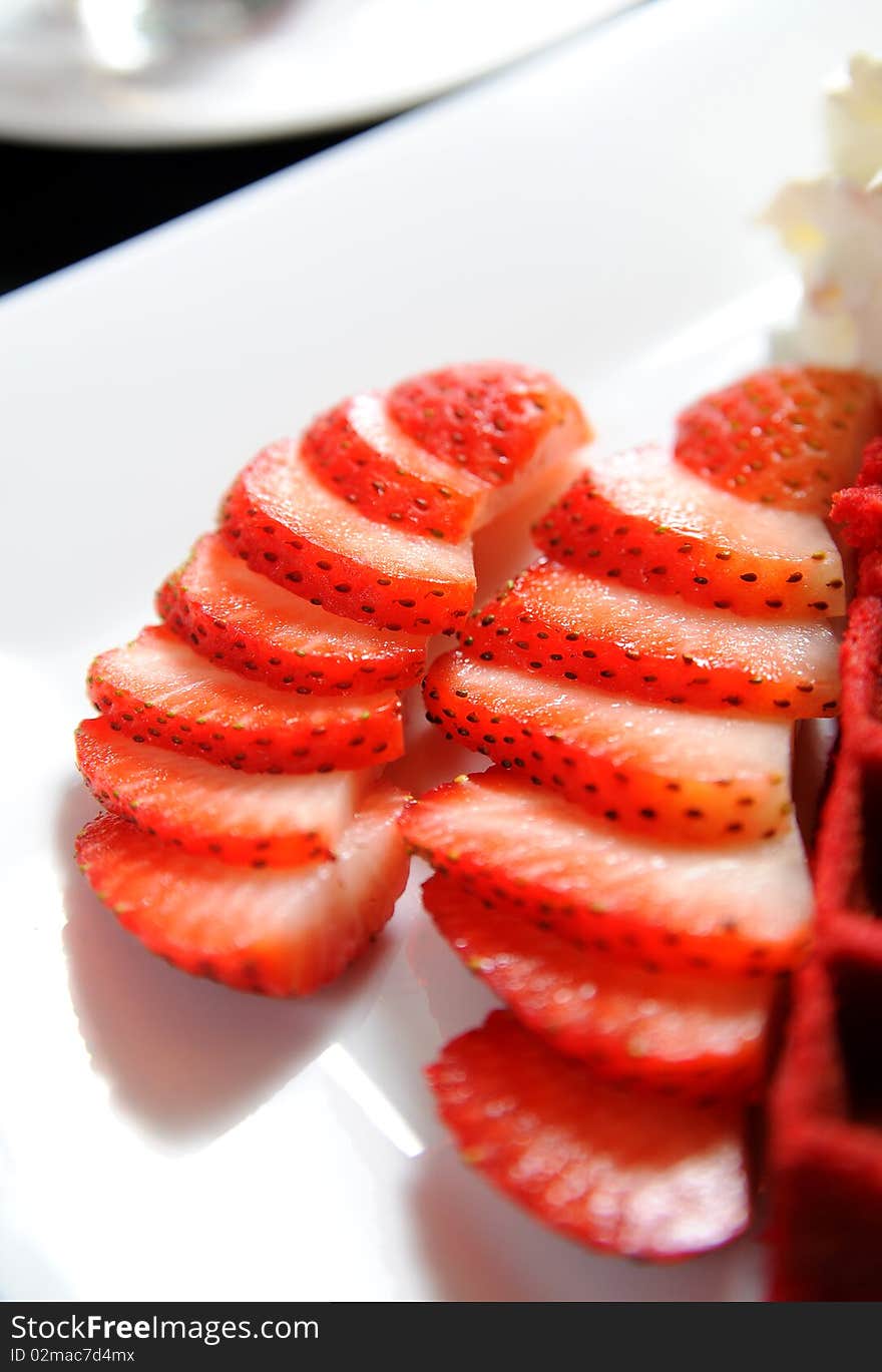 Strawberry prepare to strawberry cake