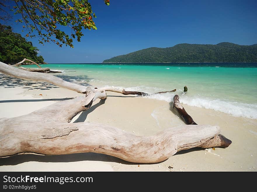 Clear sea at Adung island